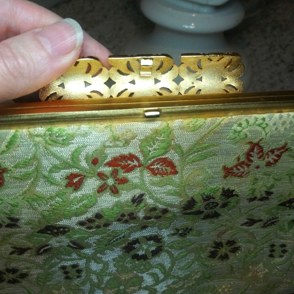 Vintage Jeweled Clasp Green Floral Brocade Convertible Chain Strap Clutch Purse - Picture 14 of 15